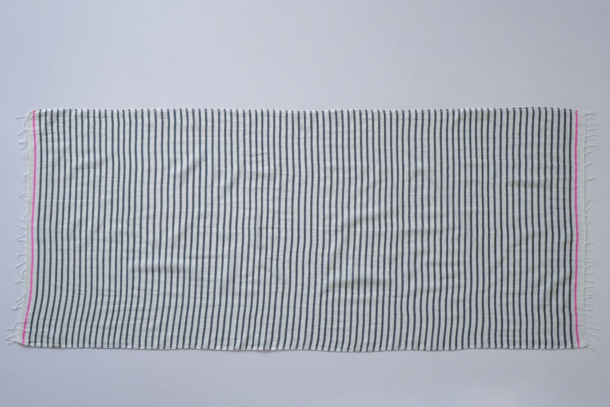 MENEN Scarf